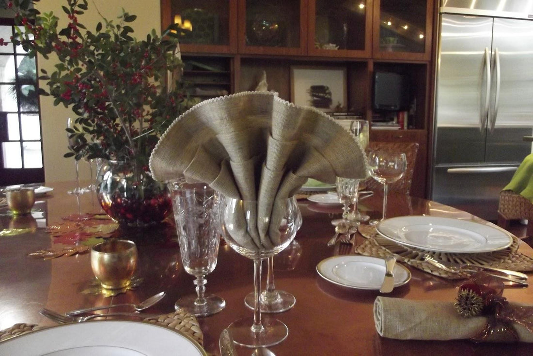 Table Napkins are Best Way to Set up The Mood for a Great Wedding - Simply Elegant Chair Covers